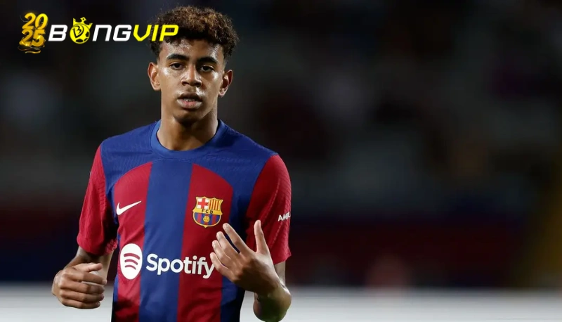 Phản ứng từ người hâm mộ khi nghe đối thủ coi Yamal hay hơn Messi